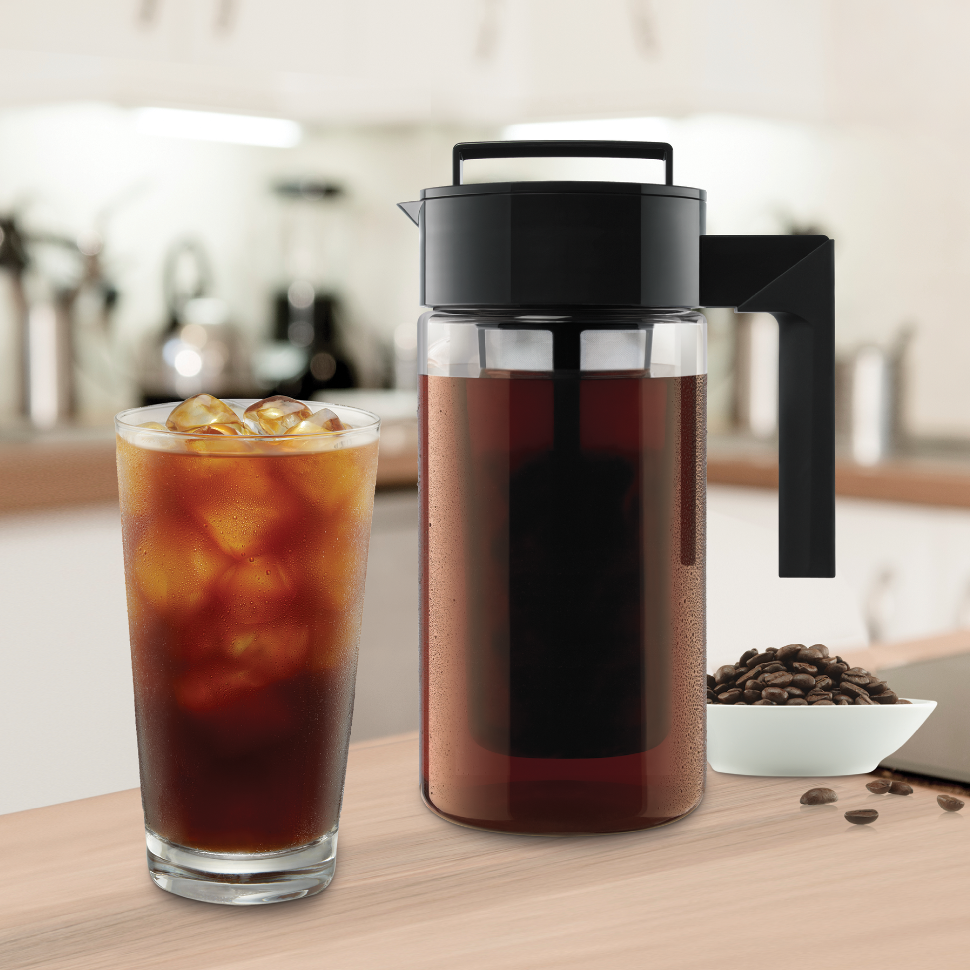 cold-brew-coffee-maker-c3 10310-ColdBrewCoffeeMaker-1qt-lifestyle2.png