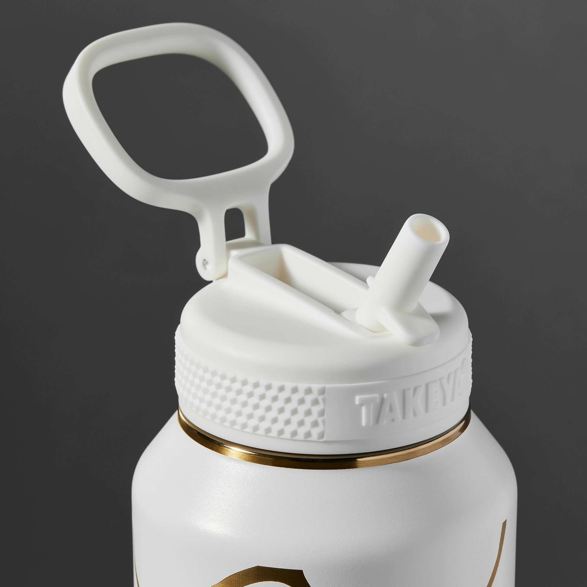 kintsugi-water-bottle-with-straw-lid-c4 51389-TK_HO25_Kintsugi_Takeya9271.png