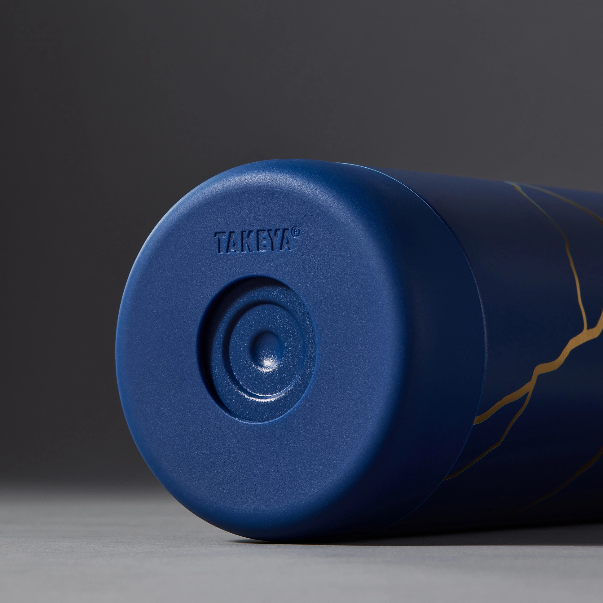 kintsugi-water-bottle-with-spout-lid-q0 51390-TK_HO25_Kintsugi_Takeya9249.png