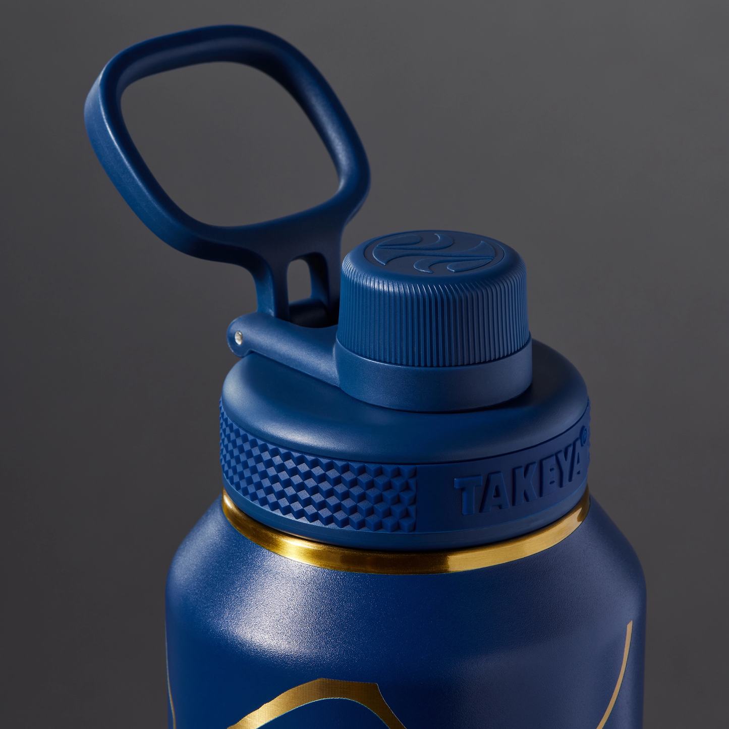 kintsugi-water-bottle-with-spout-lid-q0 51390-TK_HO25_Kintsugi_Takeya9266.png