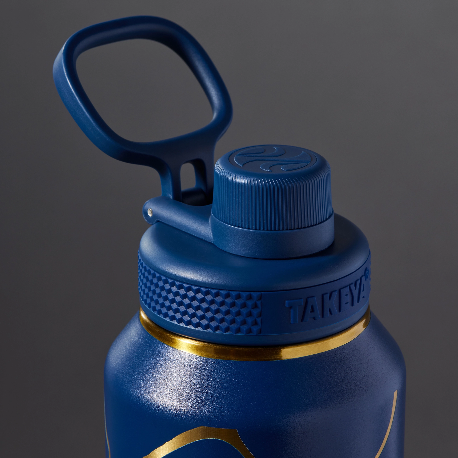 kintsugi-water-bottle-with-spout-lid-q0 51390-TK_HO25_Kintsugi_Takeya9266.png